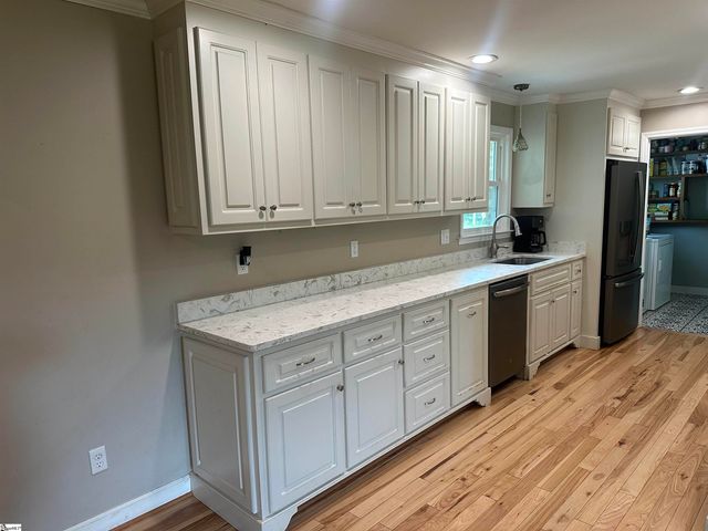 329 Wash Lesley Road, Pickens, SC 29671