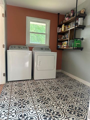 329 Wash Lesley Road, Pickens, SC 29671