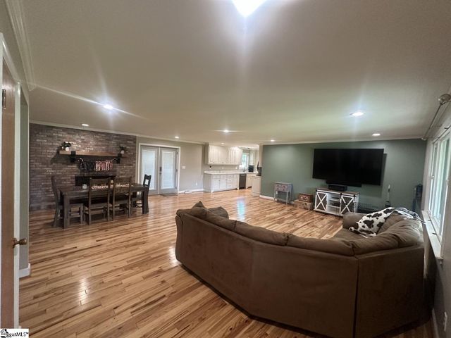 329 Wash Lesley Road, Pickens, SC 29671