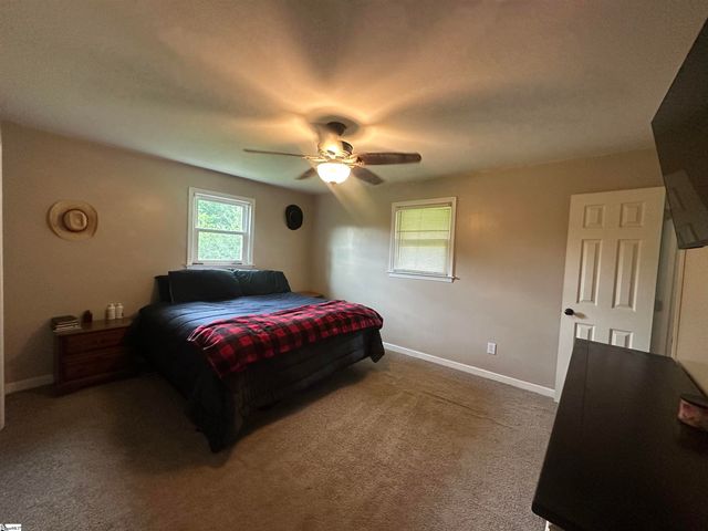 329 Wash Lesley Road, Pickens, SC 29671