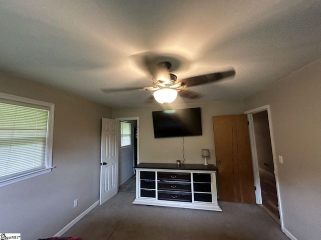 329 Wash Lesley Road, Pickens, SC 29671
