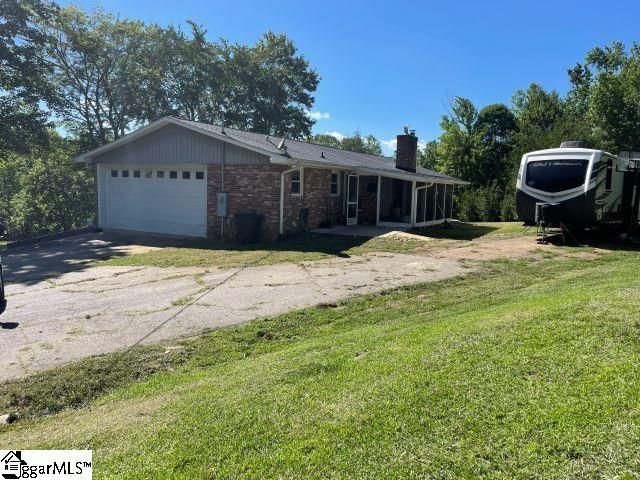 329 Wash Lesley Road, Pickens, SC 29671
