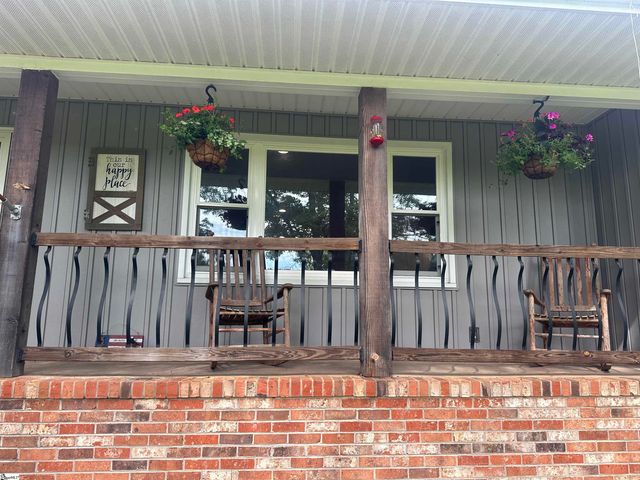 329 Wash Lesley Road, Pickens, SC 29671