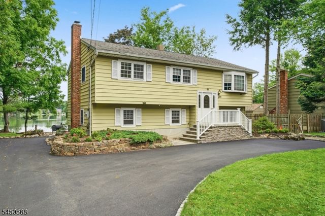97 Shore Rd, Green Twp., NJ 07821