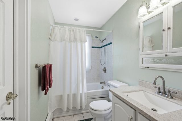 97 Shore Rd, Green Twp., NJ 07821