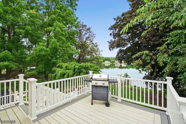 97 Shore Rd, Green Twp., NJ 07821