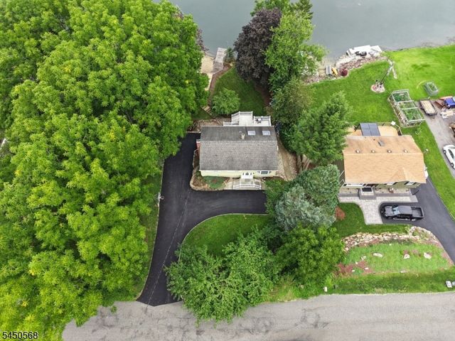 97 Shore Rd, Green Twp., NJ 07821
