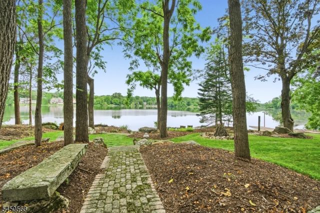 97 Shore Rd, Green Twp., NJ 07821