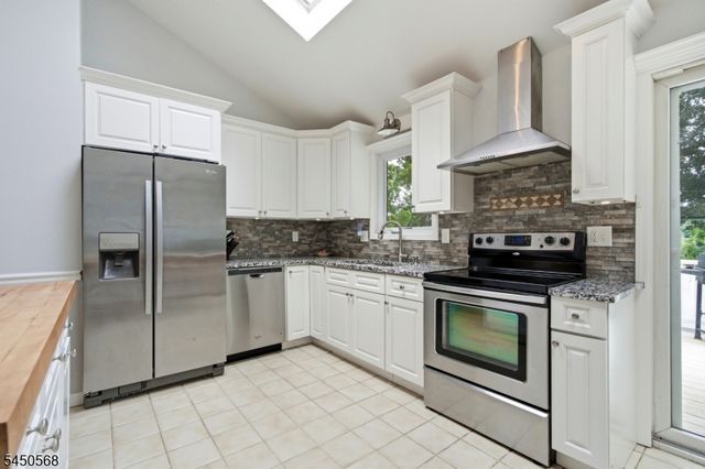 97 Shore Rd, Green Twp., NJ 07821