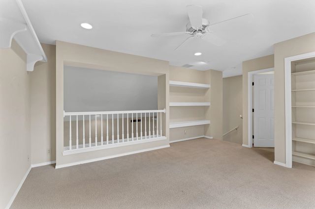 8909 E Bradford Circle, Wichita, KS 67206