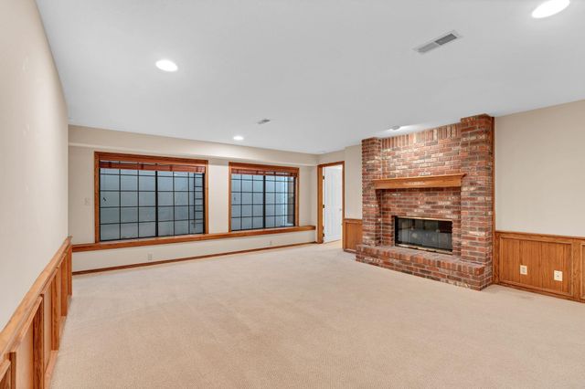 8909 E Bradford Circle, Wichita, KS 67206
