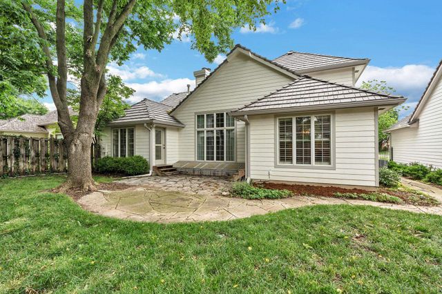 8909 E Bradford Circle, Wichita, KS 67206