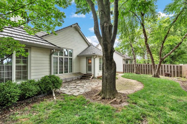 8909 E Bradford Circle, Wichita, KS 67206