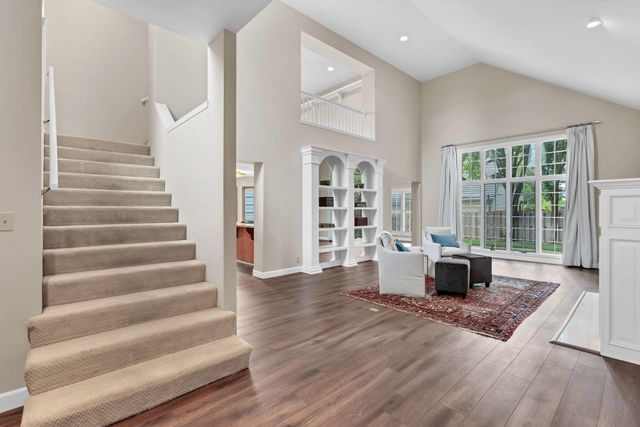 8909 E Bradford Circle, Wichita, KS 67206