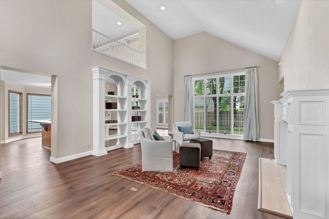 8909 E Bradford Circle, Wichita, KS 67206