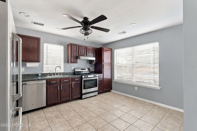 301 Prosperity Court 301, Toms River, NJ 08755