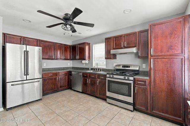 301 Prosperity Court 301, Toms River, NJ 08755