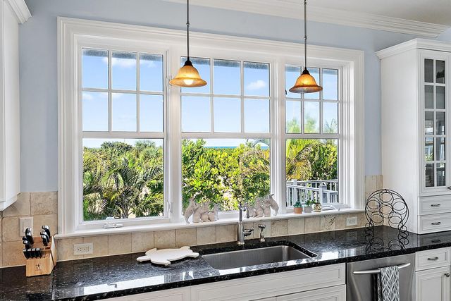 511 Saturn Lane, Juno Beach, FL 33408