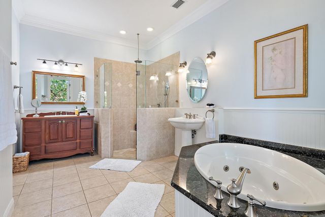 511 Saturn Lane, Juno Beach, FL 33408