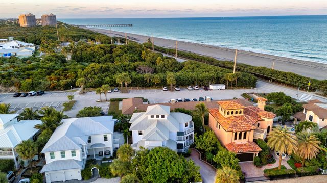 511 Saturn Lane, Juno Beach, FL 33408