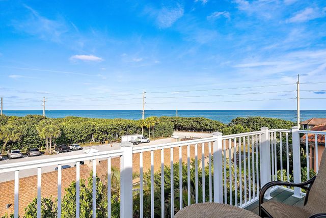 511 Saturn Lane, Juno Beach, FL 33408