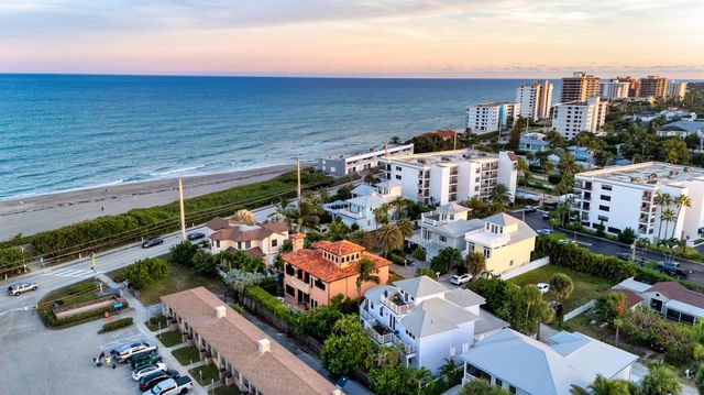 511 Saturn Lane, Juno Beach, FL 33408