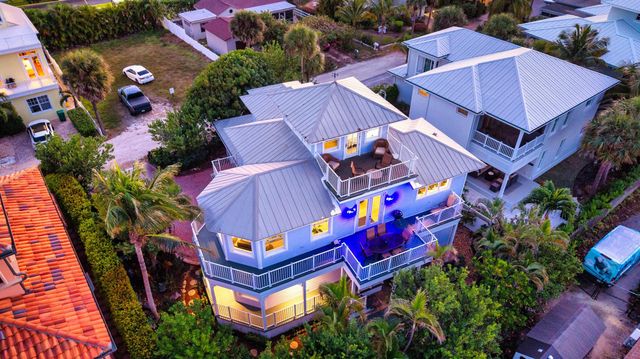 511 Saturn Lane, Juno Beach, FL 33408