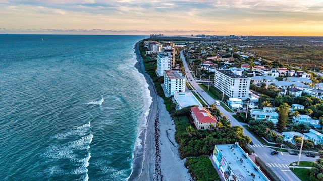 511 Saturn Lane, Juno Beach, FL 33408