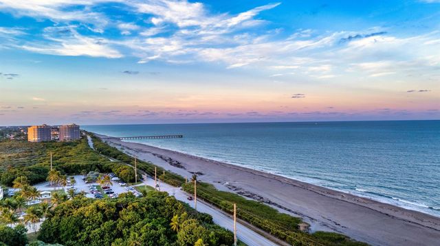 511 Saturn Lane, Juno Beach, FL 33408