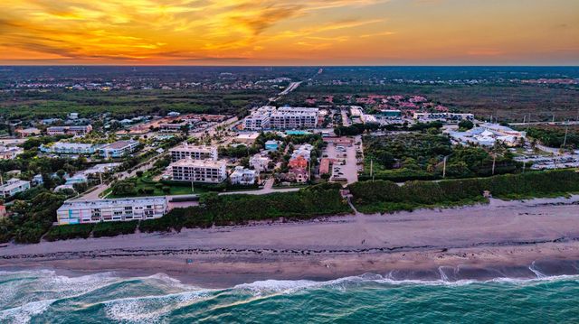 511 Saturn Lane, Juno Beach, FL 33408