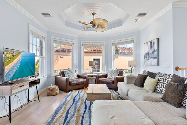 511 Saturn Lane, Juno Beach, FL 33408