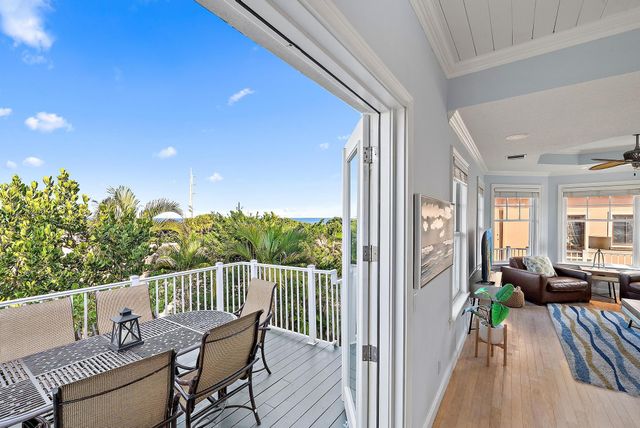 511 Saturn Lane, Juno Beach, FL 33408