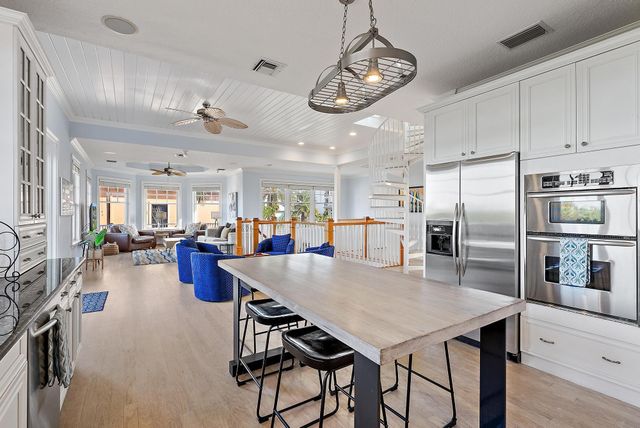 511 Saturn Lane, Juno Beach, FL 33408