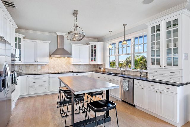 511 Saturn Lane, Juno Beach, FL 33408