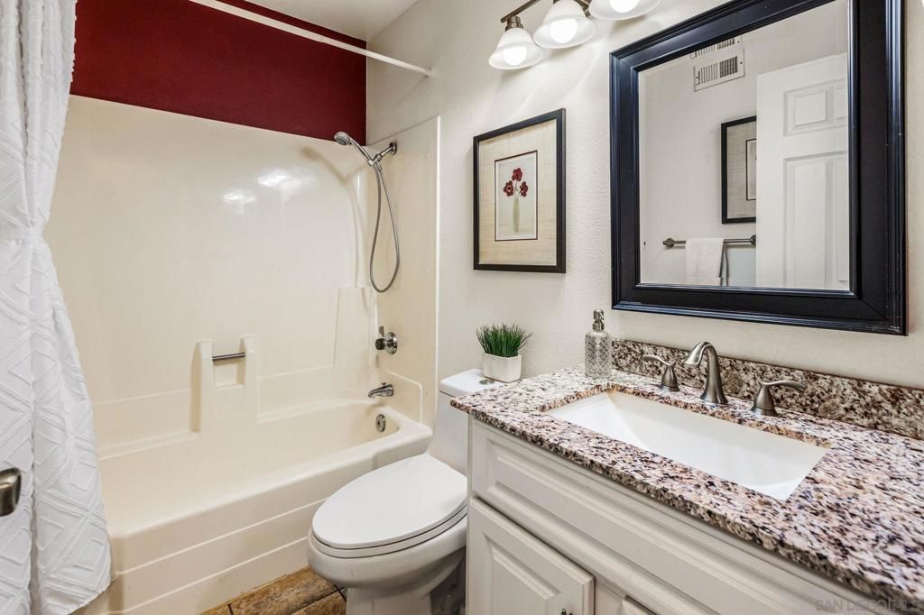 Image 16 of property listing at 2070 Fuerte Lane, Escondido, CA 92026