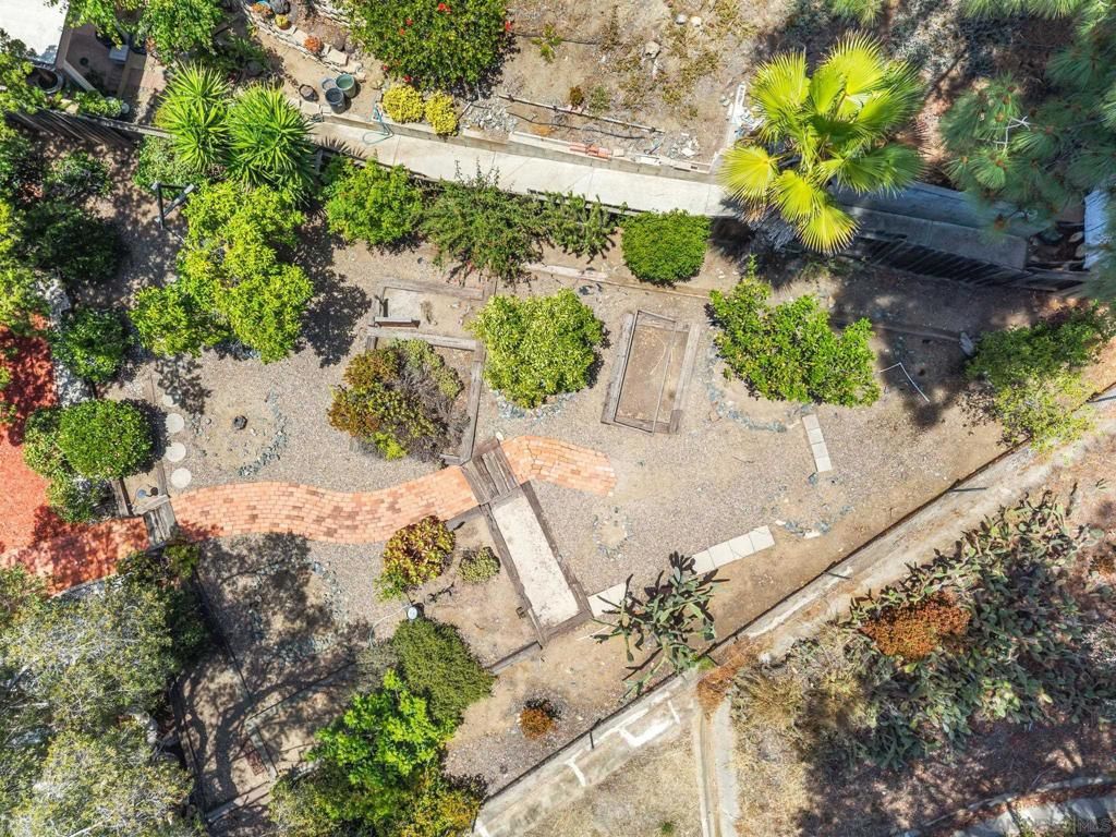 Image 38 of property listing at 2070 Fuerte Lane, Escondido, CA 92026