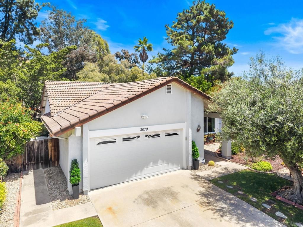 Image 40 of property listing at 2070 Fuerte Lane, Escondido, CA 92026
