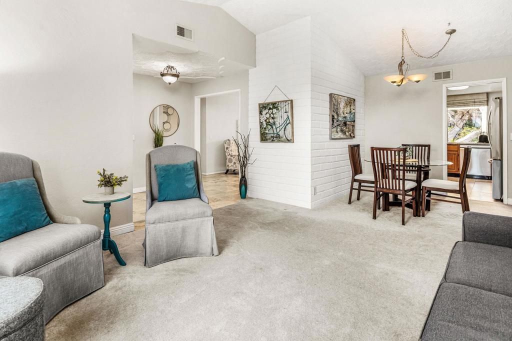 Image 7 of property listing at 2070 Fuerte Lane, Escondido, CA 92026