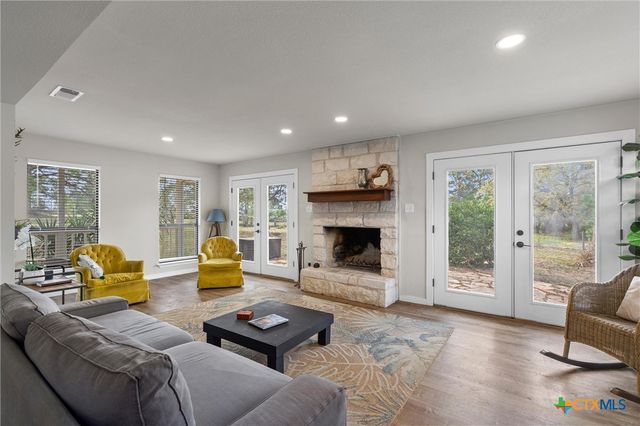 836 Cottletown Road, Smithville, TX 78957