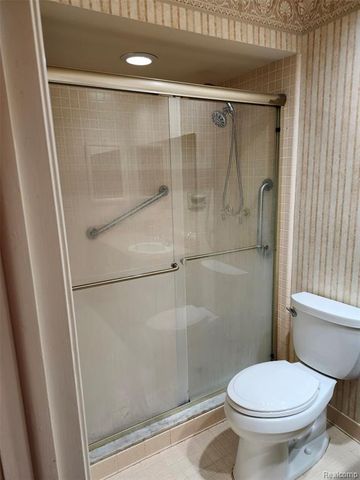 27333 Arborway Road 44, Southfield, MI 48033