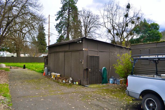 10585 Blackwell Road, Central Point, OR 97502