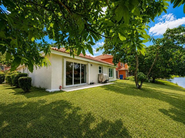 1073 Aspri Way, Riviera Beach, FL 33418