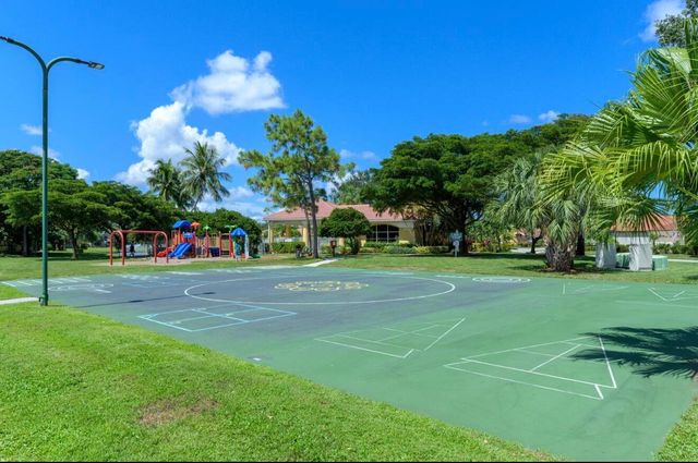 1073 Aspri Way, Riviera Beach, FL 33418
