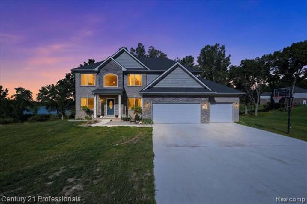 126 Parker, Ortonville Village, MI 48462