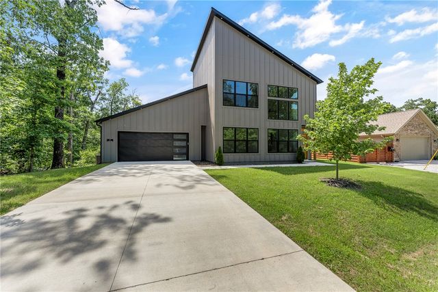 17 Rupert Lane, Bella Vista, AR 72715