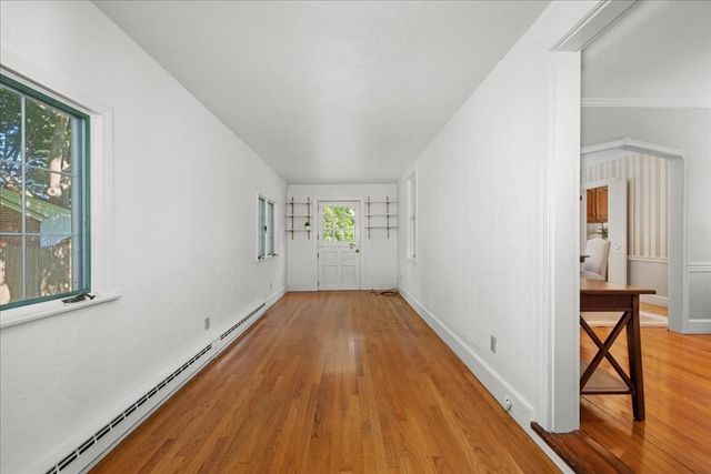 28 Kenilworth Rd, Shrewsbury, MA 01545