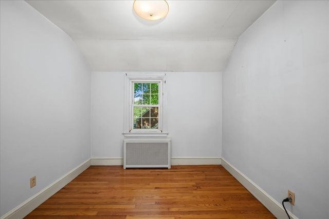 28 Kenilworth Rd, Shrewsbury, MA 01545