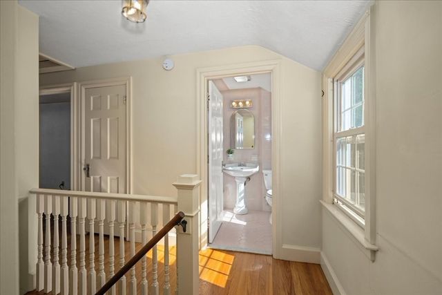 28 Kenilworth Rd, Shrewsbury, MA 01545