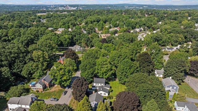 28 Kenilworth Rd, Shrewsbury, MA 01545