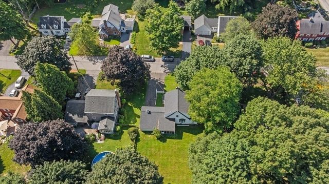 28 Kenilworth Rd, Shrewsbury, MA 01545